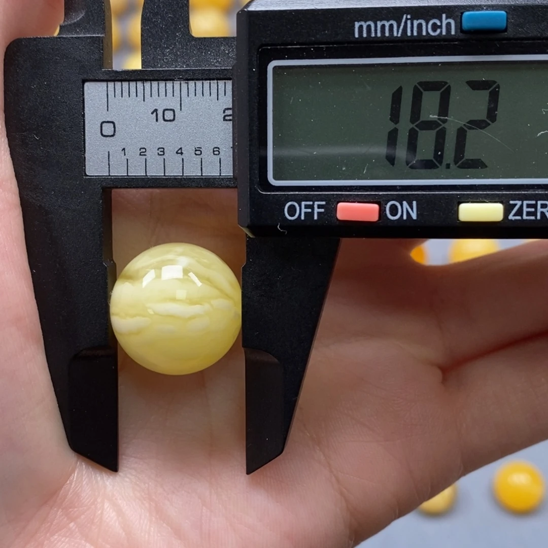 琥珀未镶嵌裸石纯天然