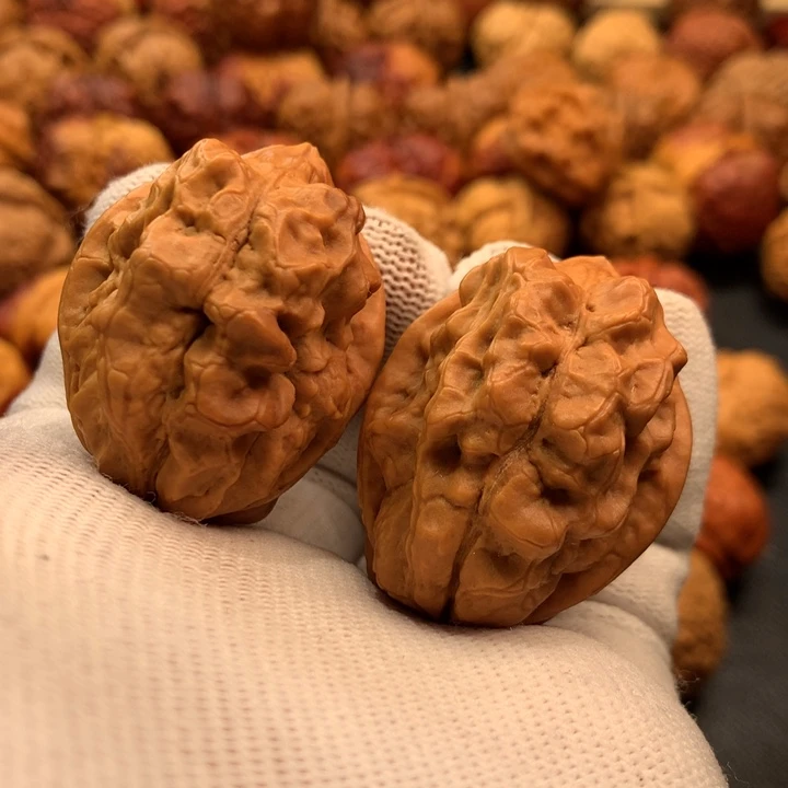 文玩核桃吊坠10………..