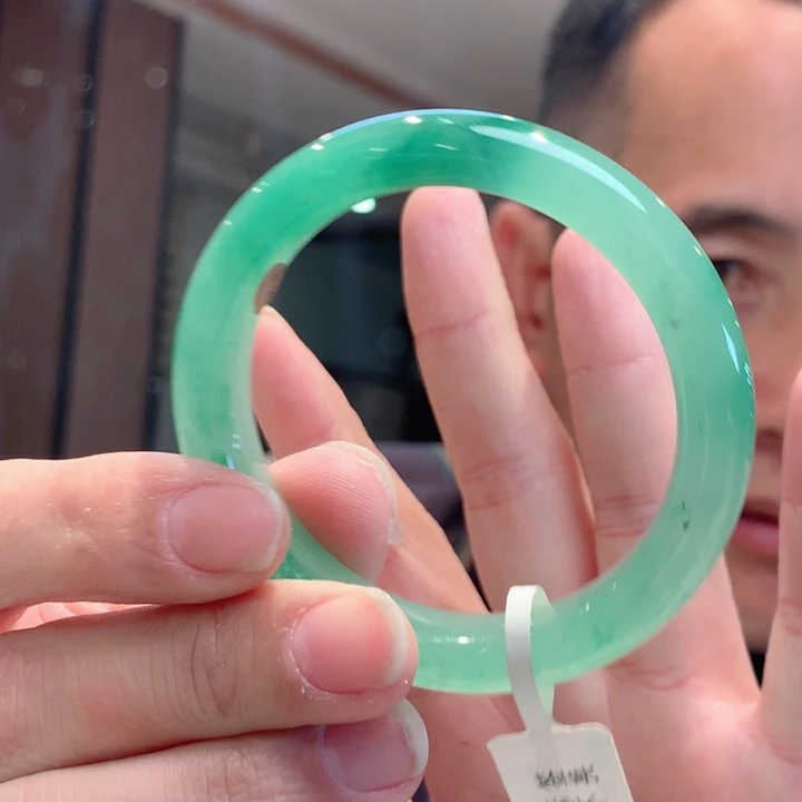 石英质玉未镶嵌手链卡52.7