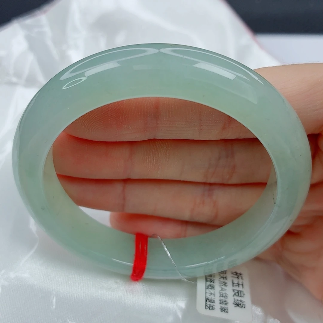 翡翠未镶嵌手镯55正圈，浅绿均匀，种水好，色点，05