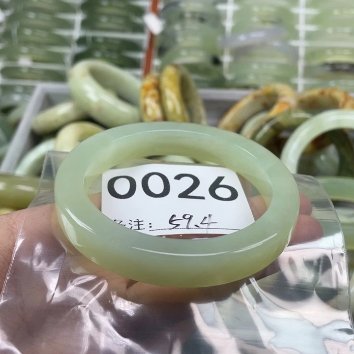 大***真蛇纹石玉未镶嵌手镯