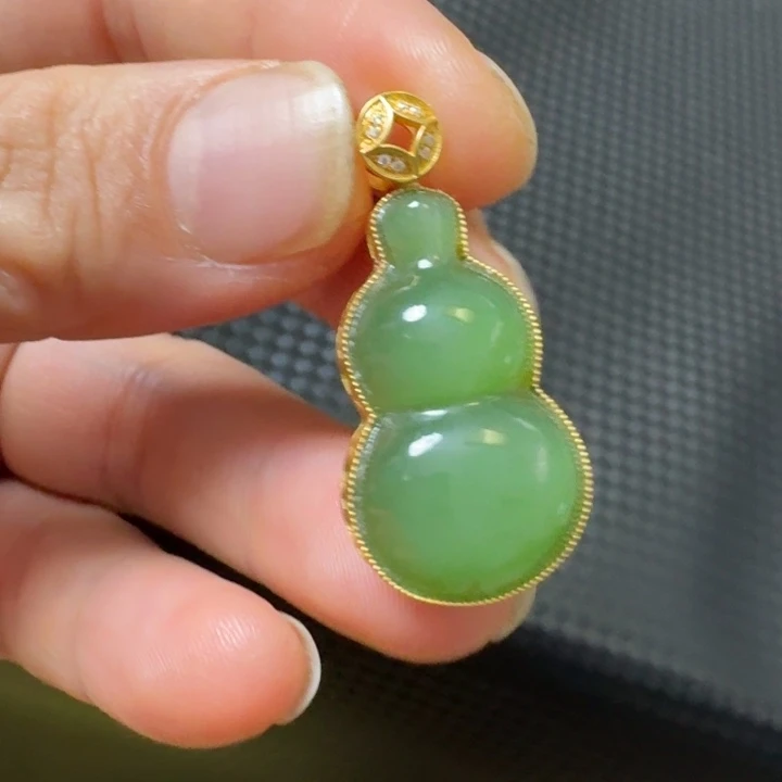 颈饰18K金镶嵌和田玉葫芦2