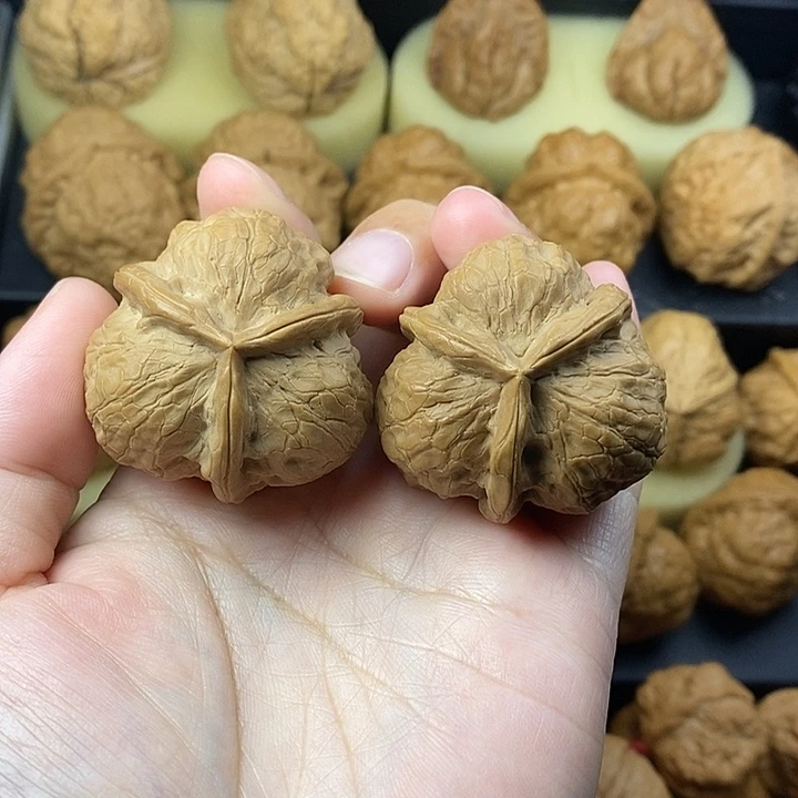 吊坠文玩核桃玉脂三棱39尺