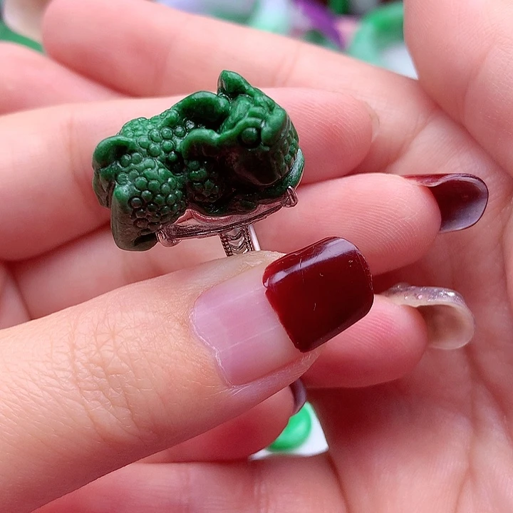 翡翠颈饰银S925镶嵌翡翠