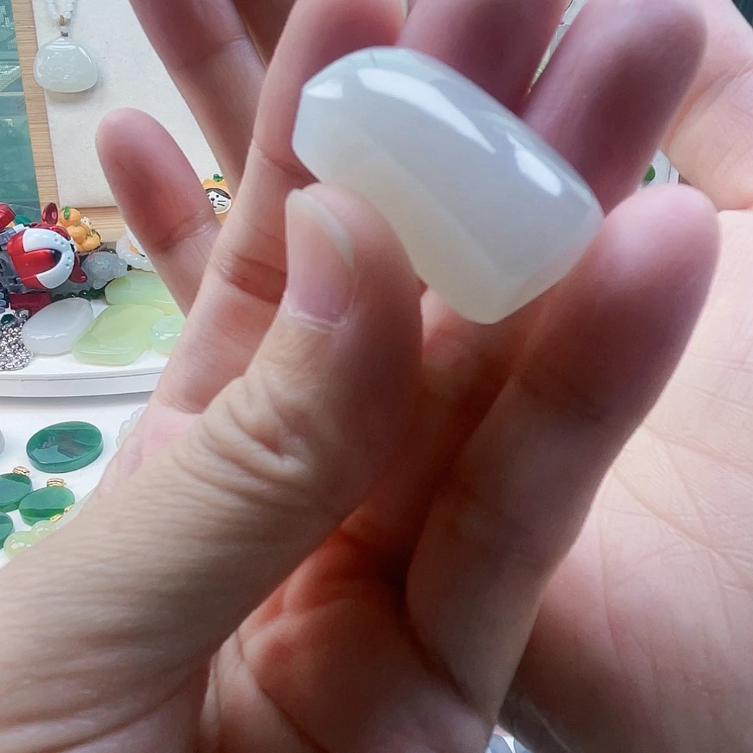 和田玉未镶嵌吊坠(不含链)