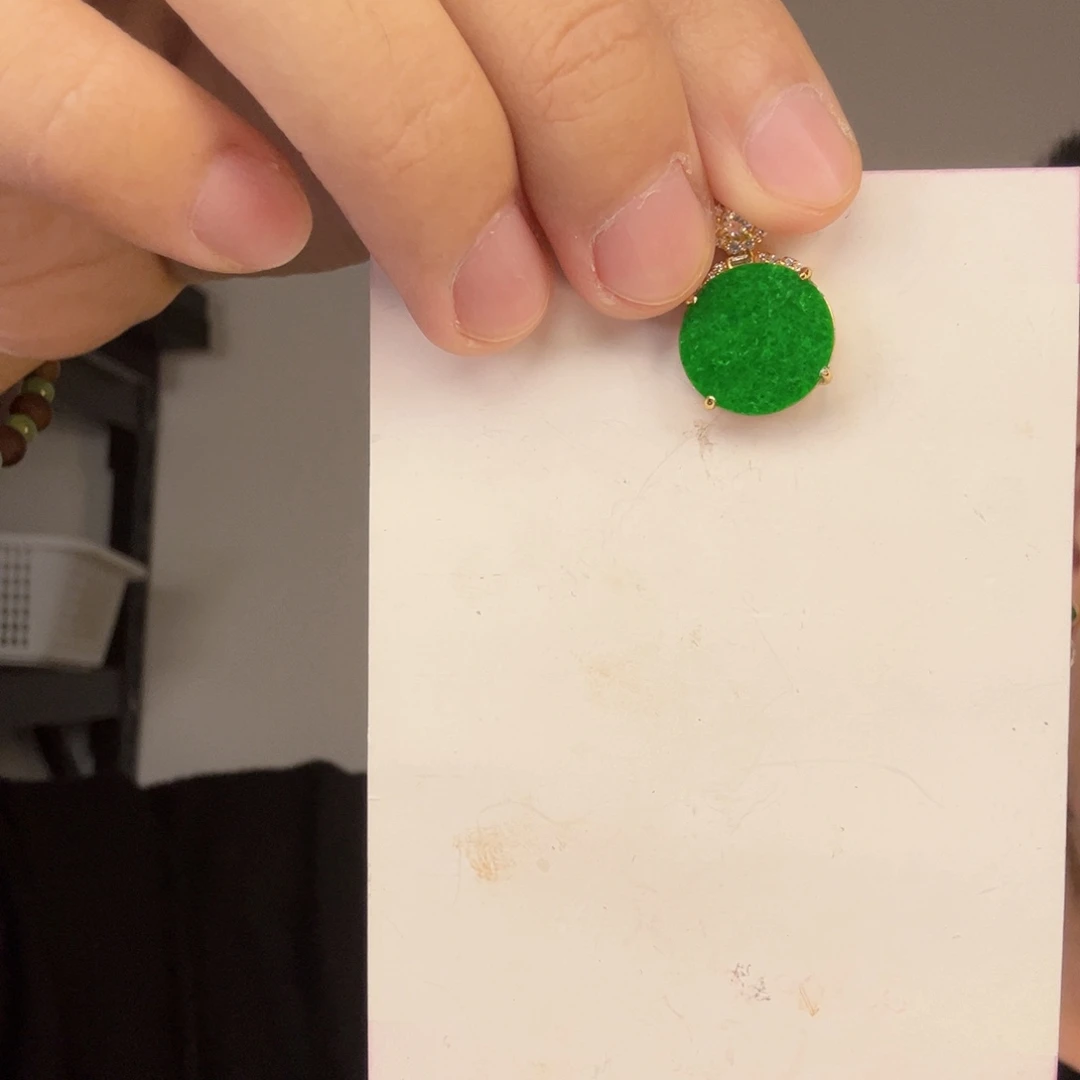 翡翠未镶嵌挂件一件