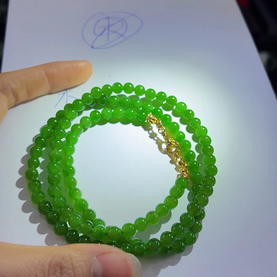 颈饰未镶嵌和田玉（碧玉）