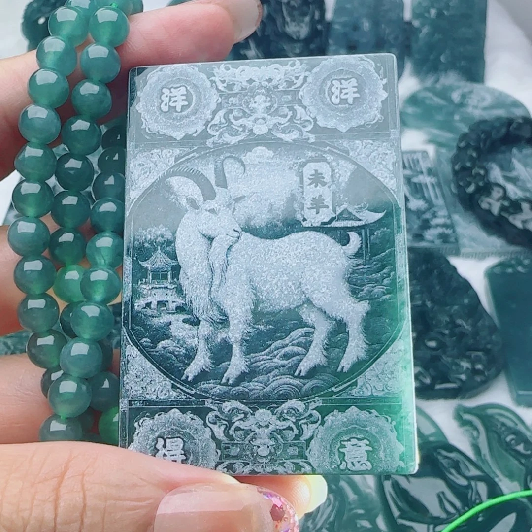 颈饰未镶嵌翡翠多样性发货天然的A货翡翠