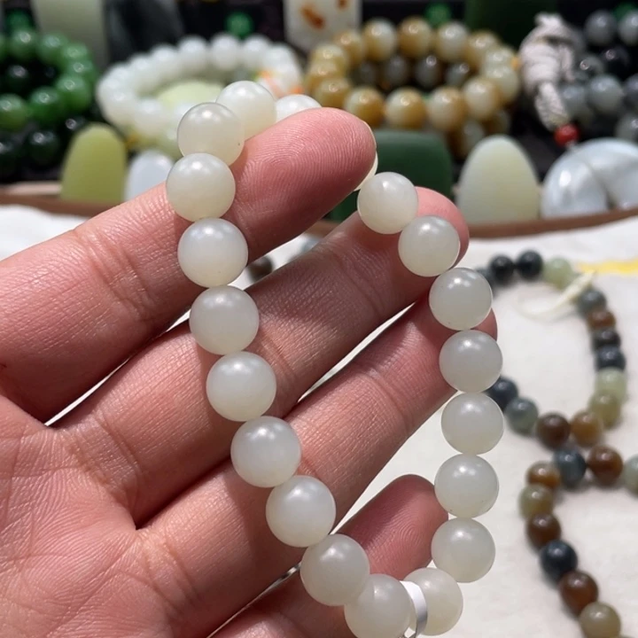 阳***香和田玉未镶嵌手串