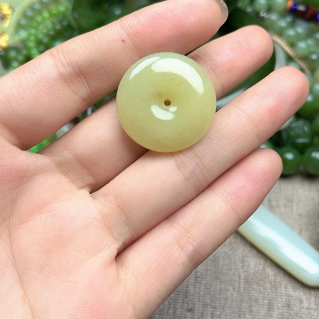 颈饰未镶嵌和田玉（黄玉）