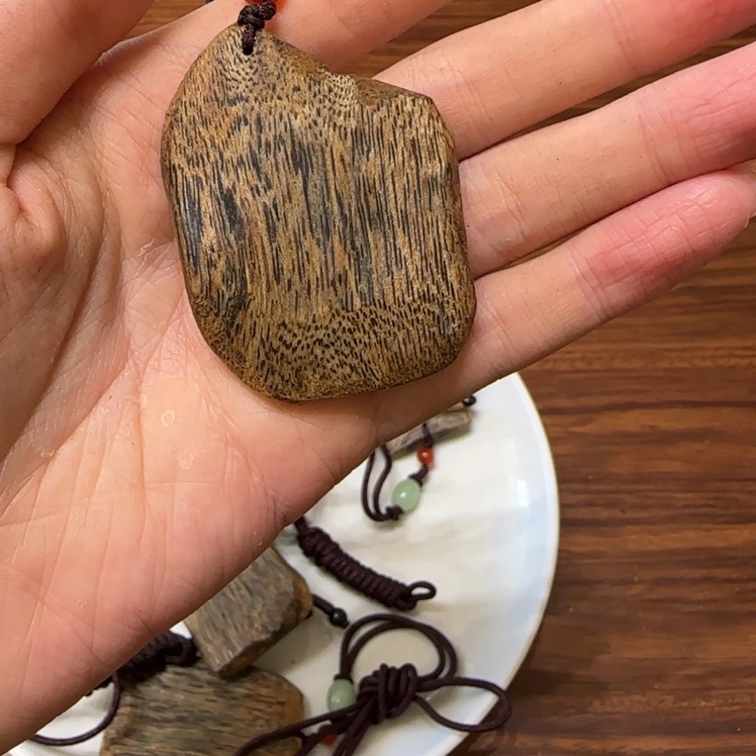 沉香碎屑沉香奇楠无事牌12.3克