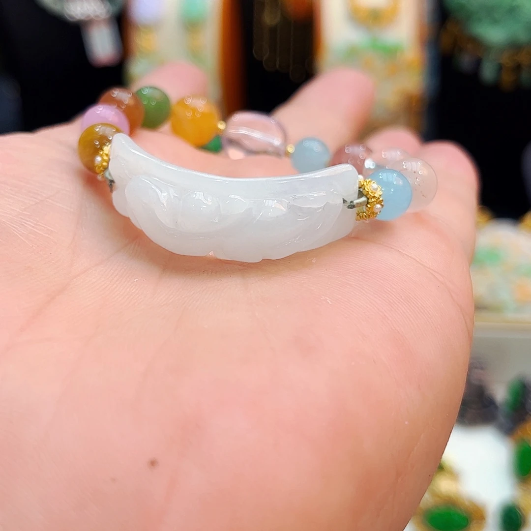 翡翠未镶嵌颈饰翡翠手牌有瑕