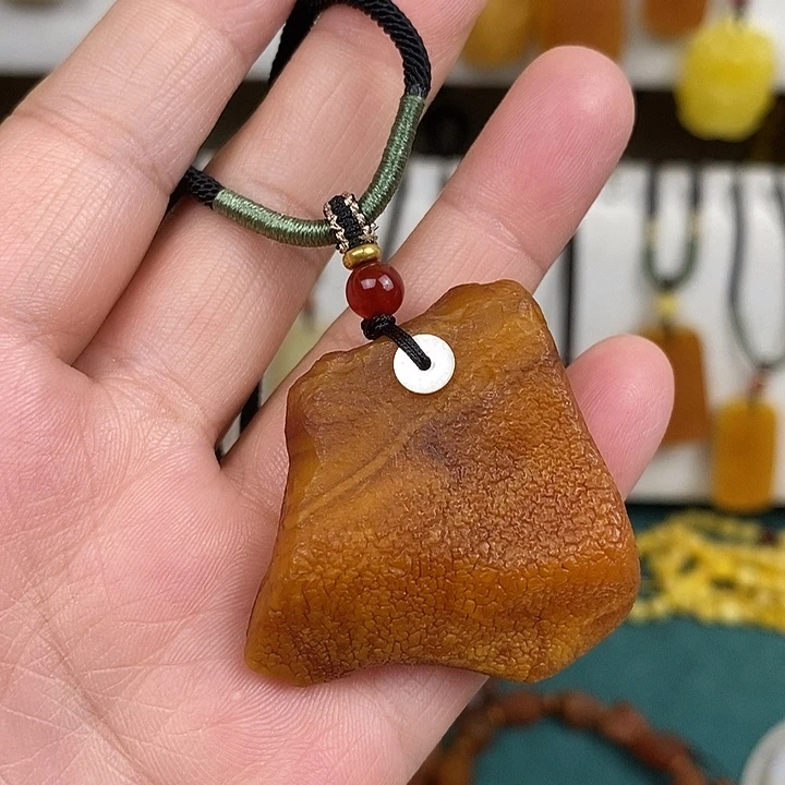 蜜蜡未镶嵌珠宝奇石吊坠