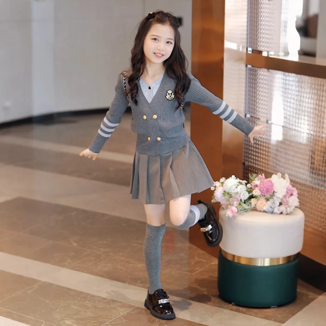 媛媛公主2025女童炸街潮服独特洋气时髦女童假两件毛衫15305Y232