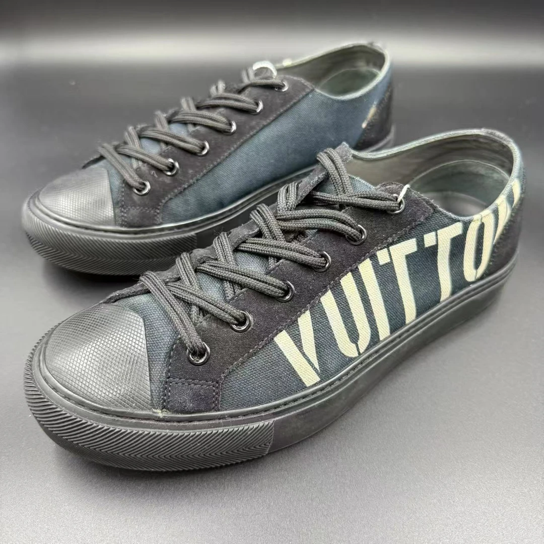 95新 LouisVuitton/路易威登 黑色英文印花帆布鞋39.5欧码los358