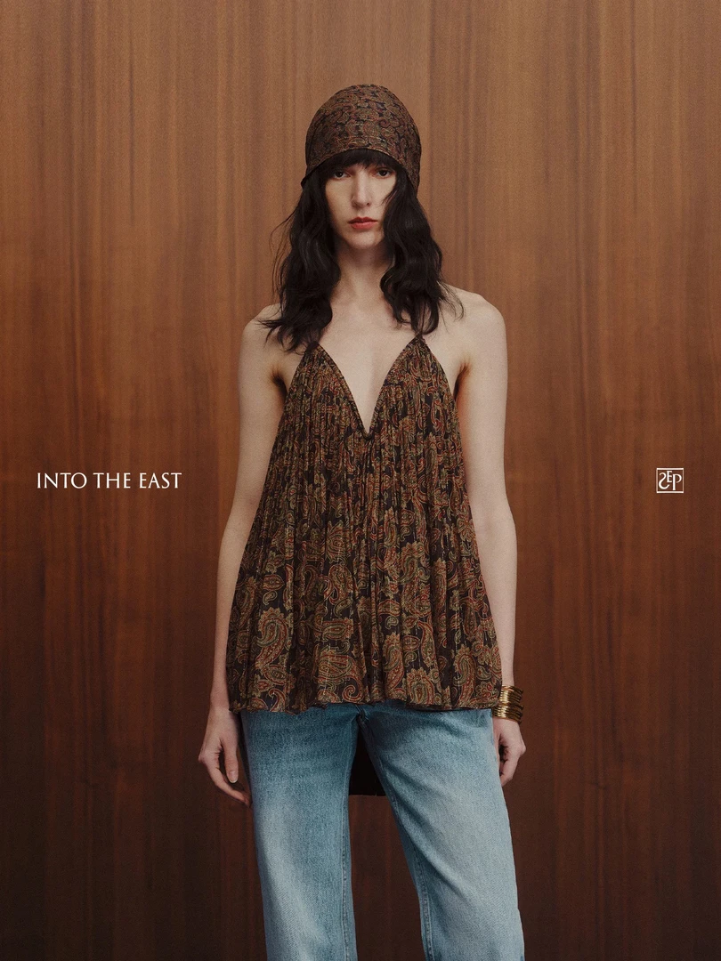 Into The East金丝佩斯利花纹真丝深v吊带上衣