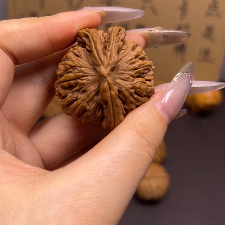 大***闪菩提籽类三棱单只异型有瑕