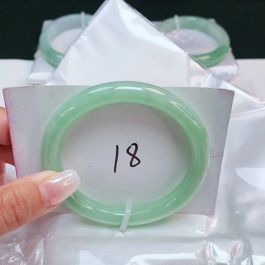 翡翠未镶嵌手镯 圆条55+