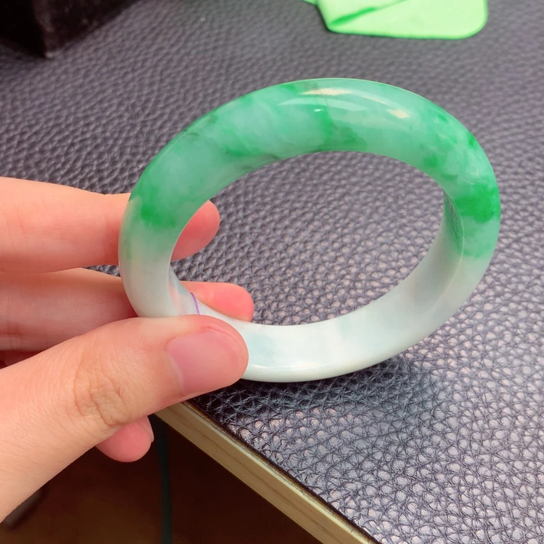 未镶嵌手镯翡翠纯天然