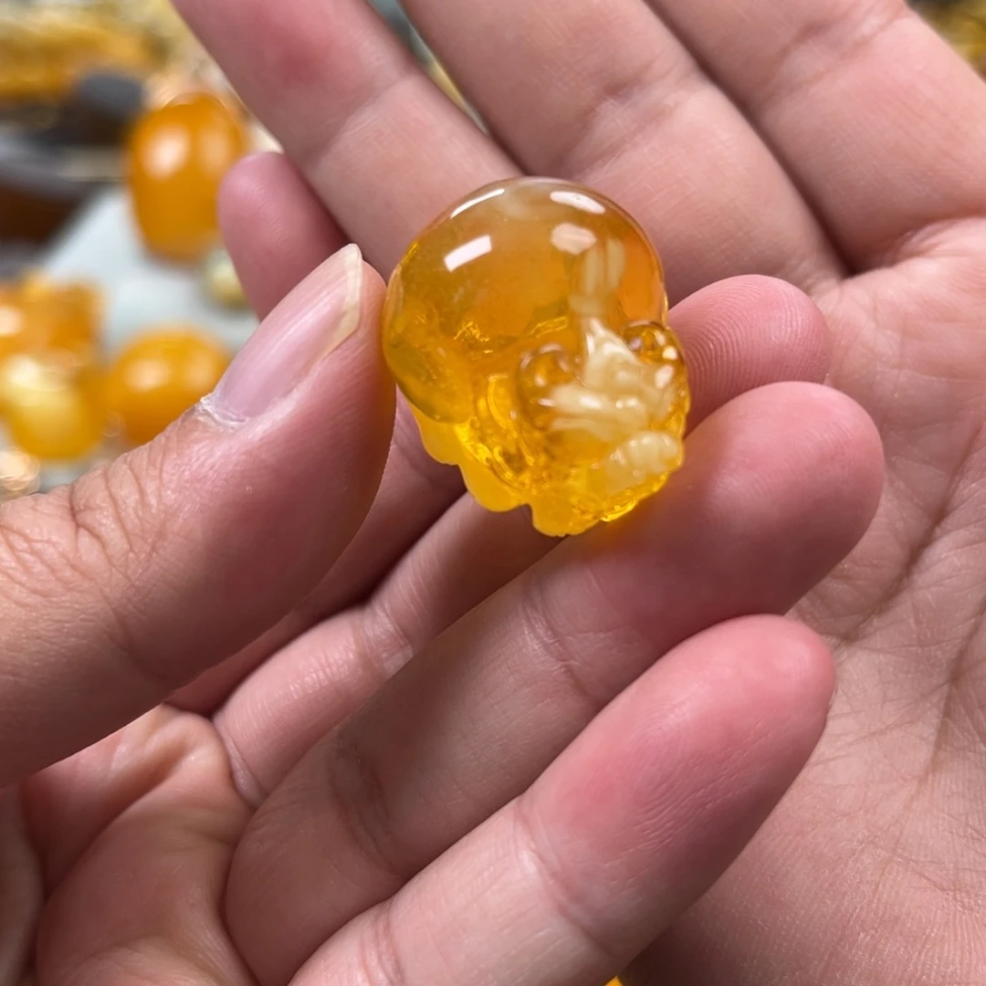 蜜蜡未镶嵌珠宝奇石