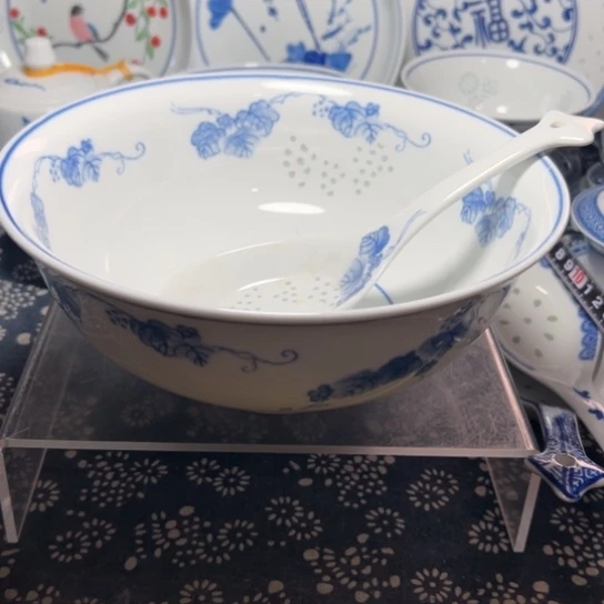 青花玲珑9寸葡萄大汤碗一个汤勺