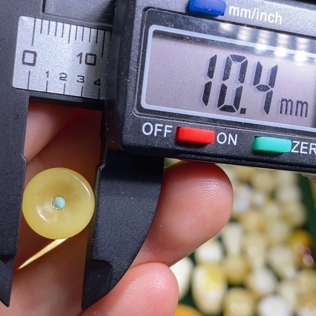 蜜蜡未镶嵌裸石配饰