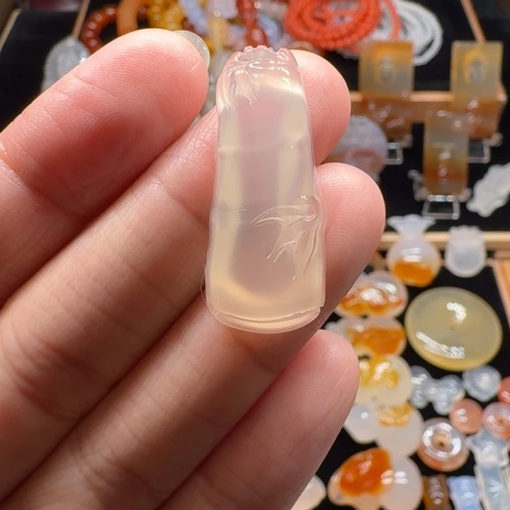 玛瑙/玉髓未镶嵌颈饰