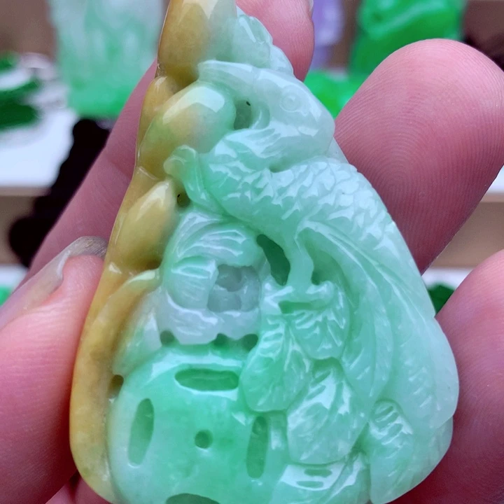 翡翠未镶嵌吊坠(不含链)