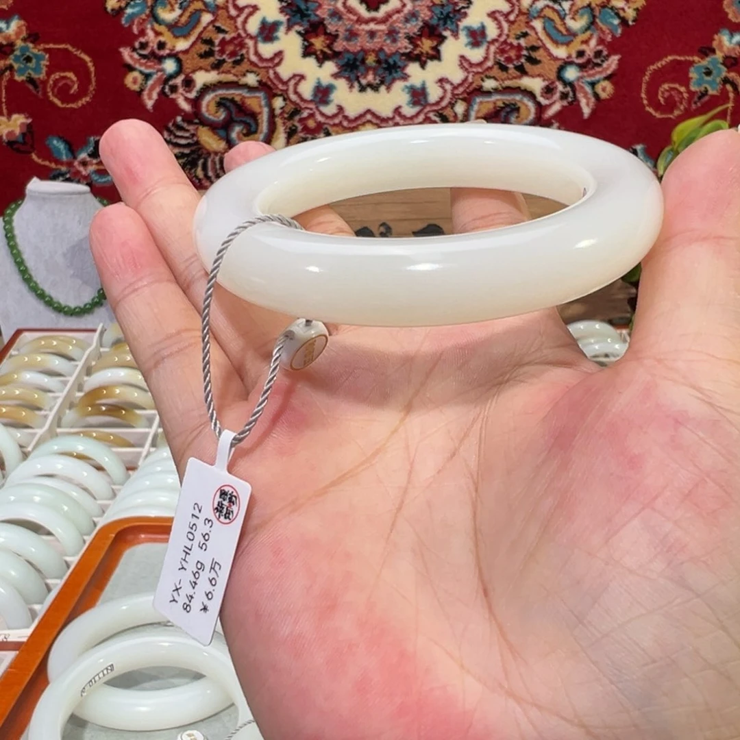 未镶嵌手镯和田玉56圈高背泥鳅背手镯