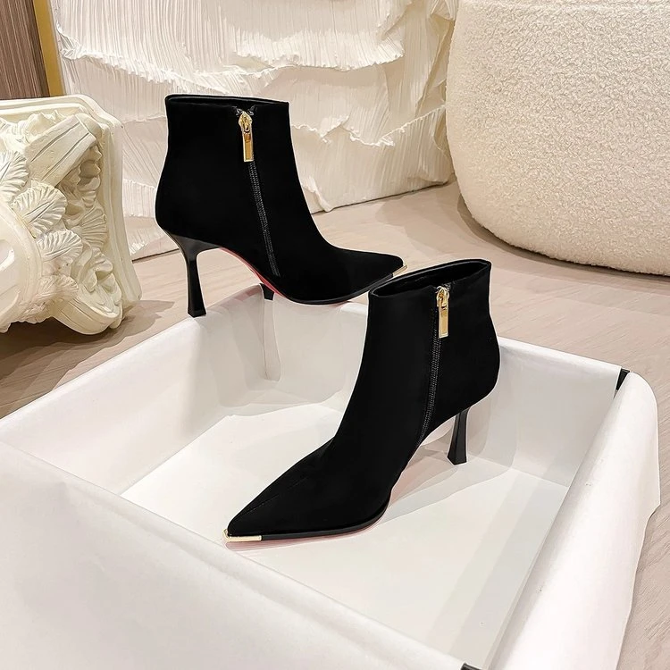 时装靴女黑色绒面高跟靴水钻尖头防踢头高跟细跟弹力洋气侧拉链靴