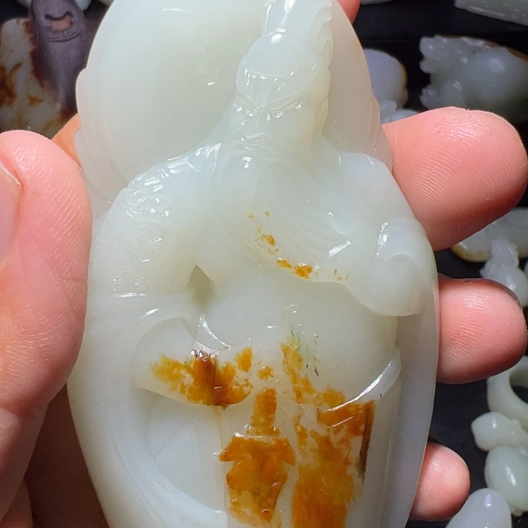 毛***仰和田玉未镶嵌颈饰