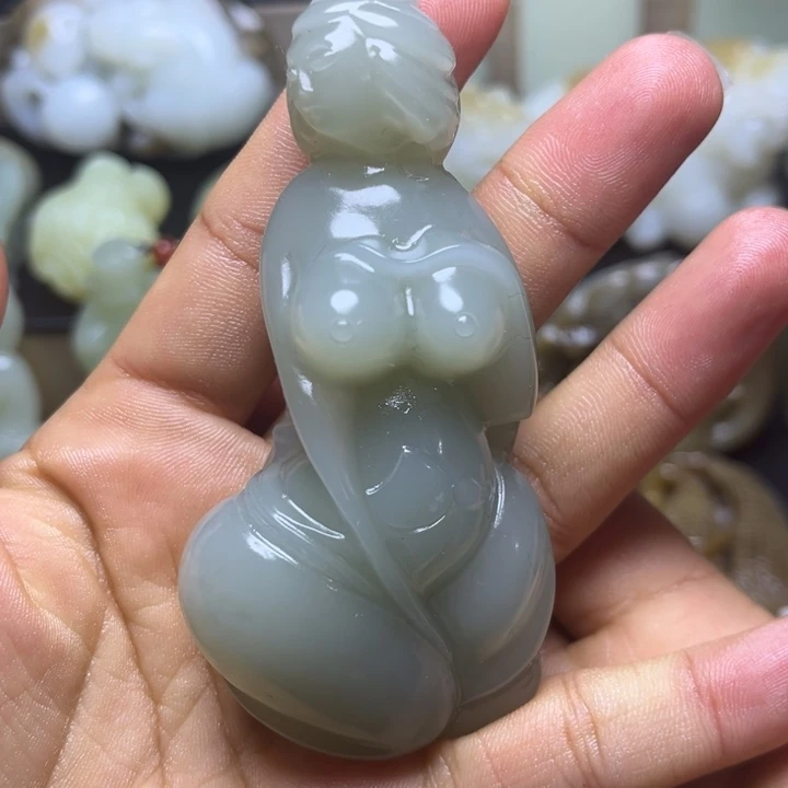 和田玉未镶嵌颈饰