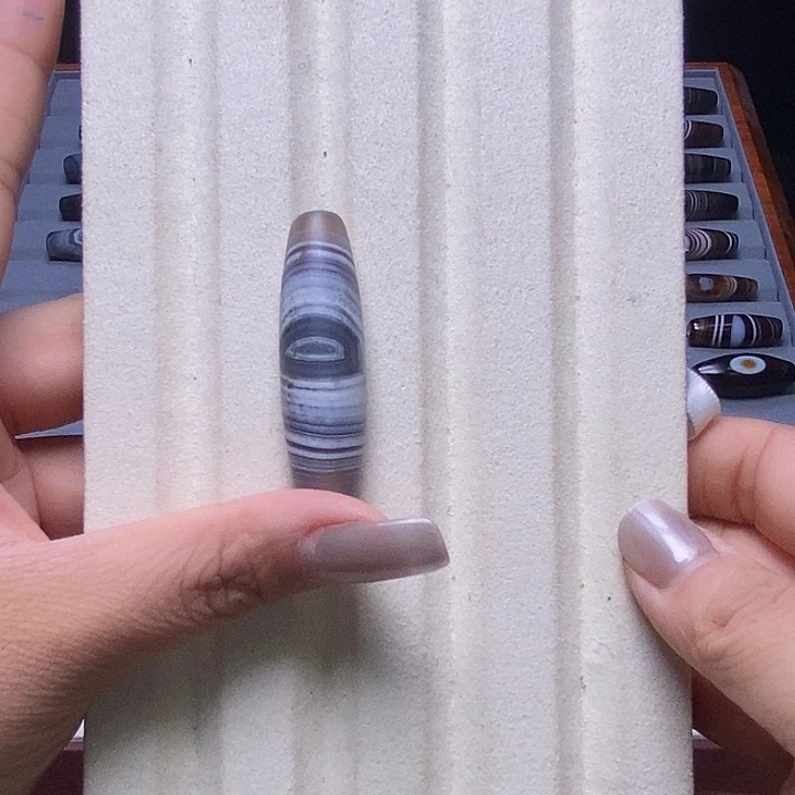 绿***）玛瑙/玉髓未镶嵌颈饰