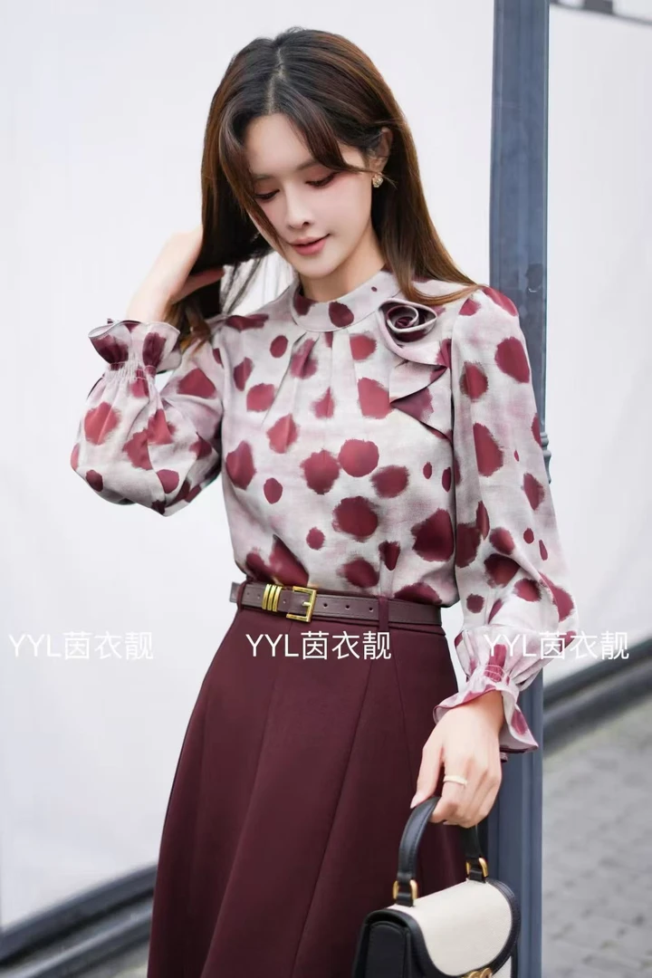 〖铃铛精选〗花朵时尚安哥拉红衬衣
