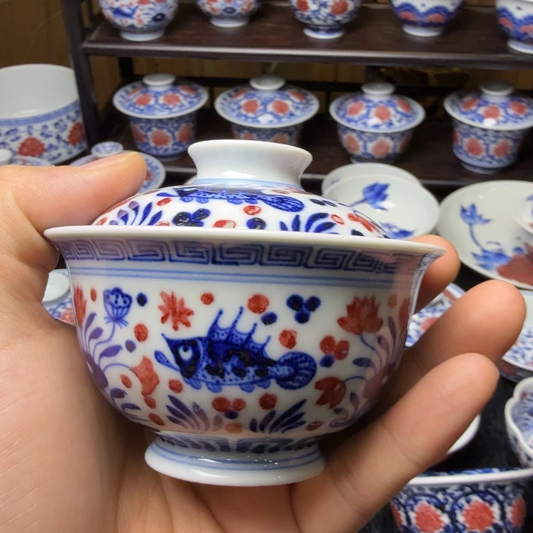 ？***%青花釉里红鱼藻盖碗活动款