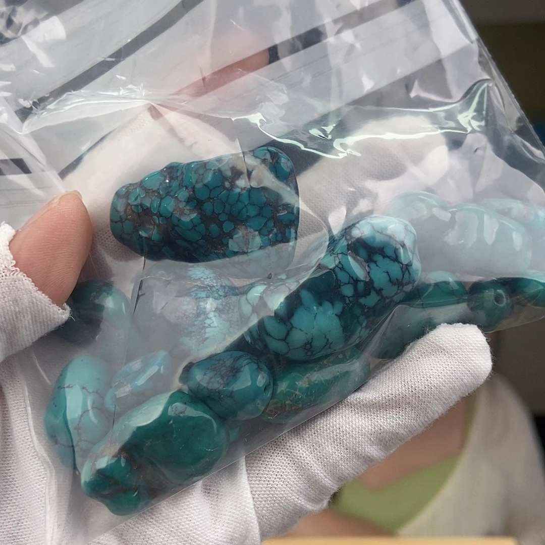 大***园未镶嵌绿松石珠宝奇石