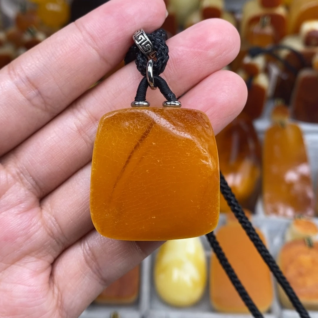 琥珀未镶嵌珠宝奇石