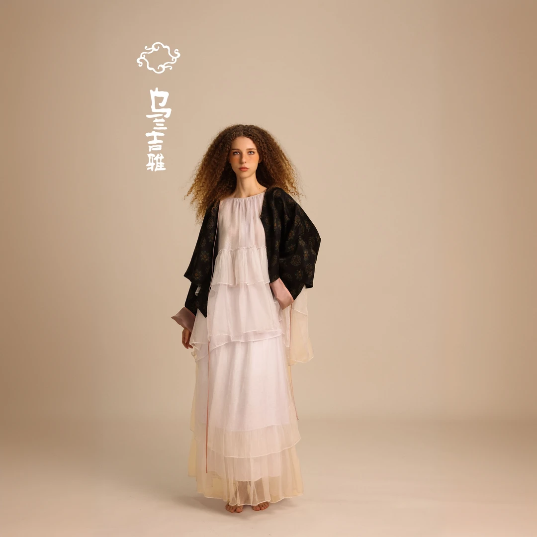 乌兰吉雅 原创设计高端女装宝相花开衫