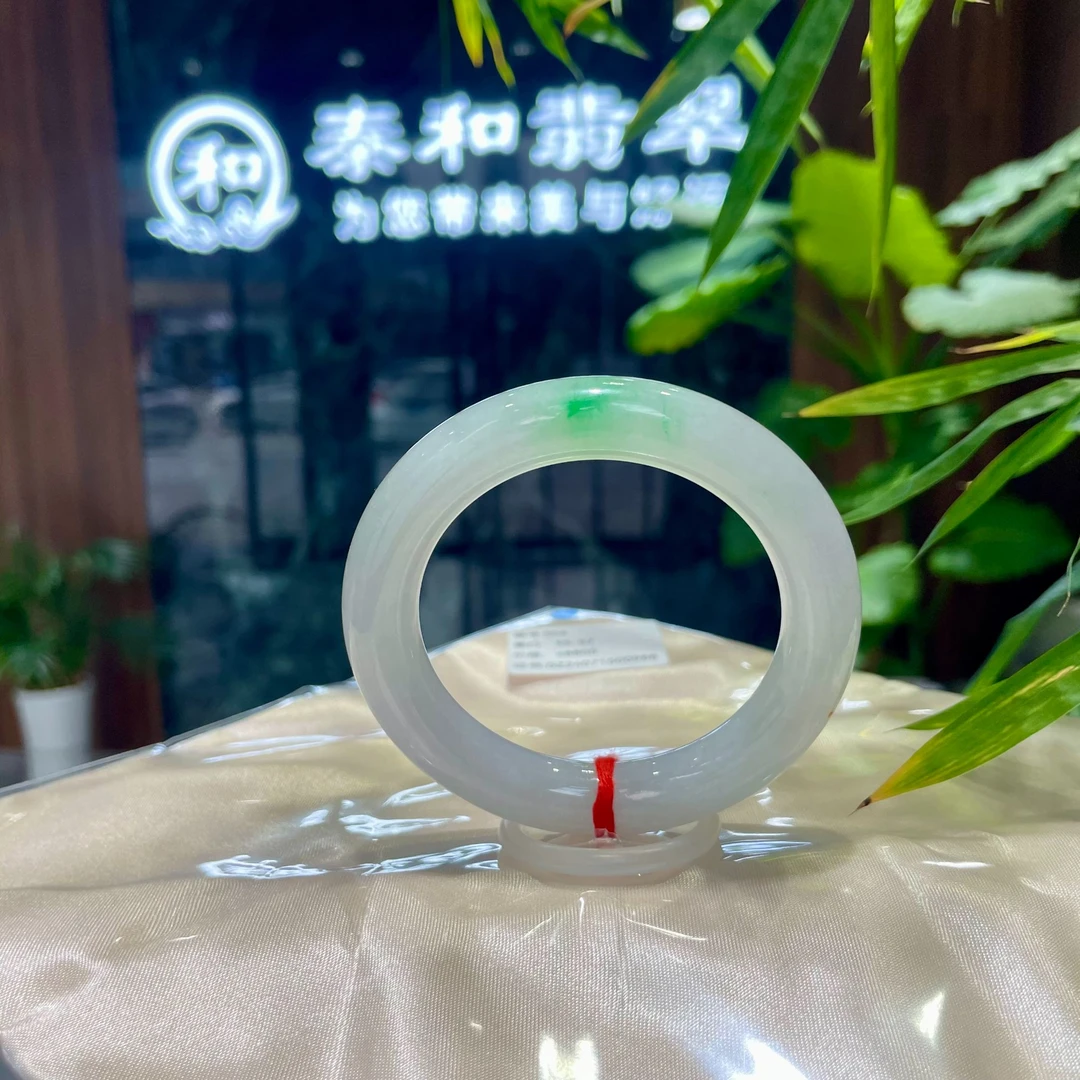 泰和】天然缅甸翡翠a货 有种有色 一抹绿 比较完美 55-56圆条 S56