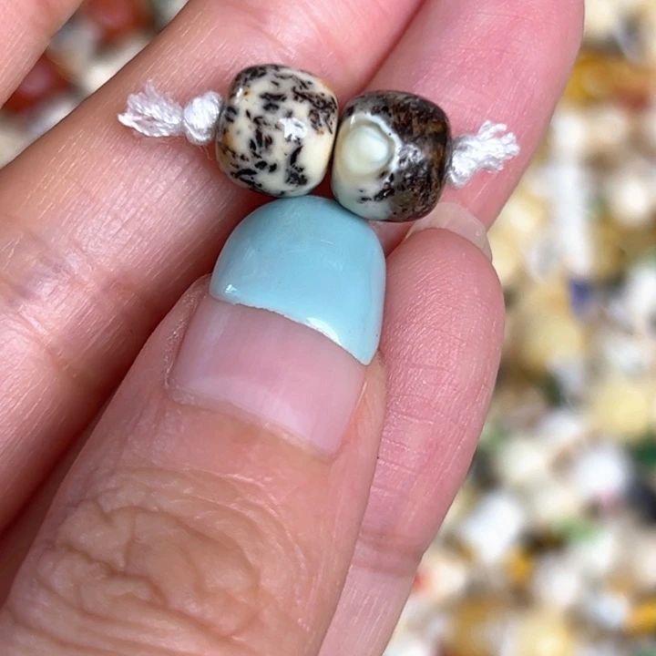 未镶嵌蜜蜡裸石8.5mm一对