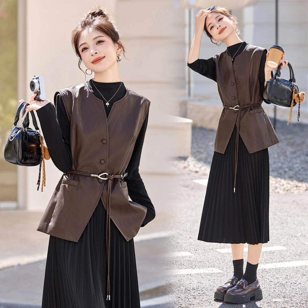 韩系早秋穿搭PU皮马甲连衣裙套装女2025秋新款超火收腰长裙两件套