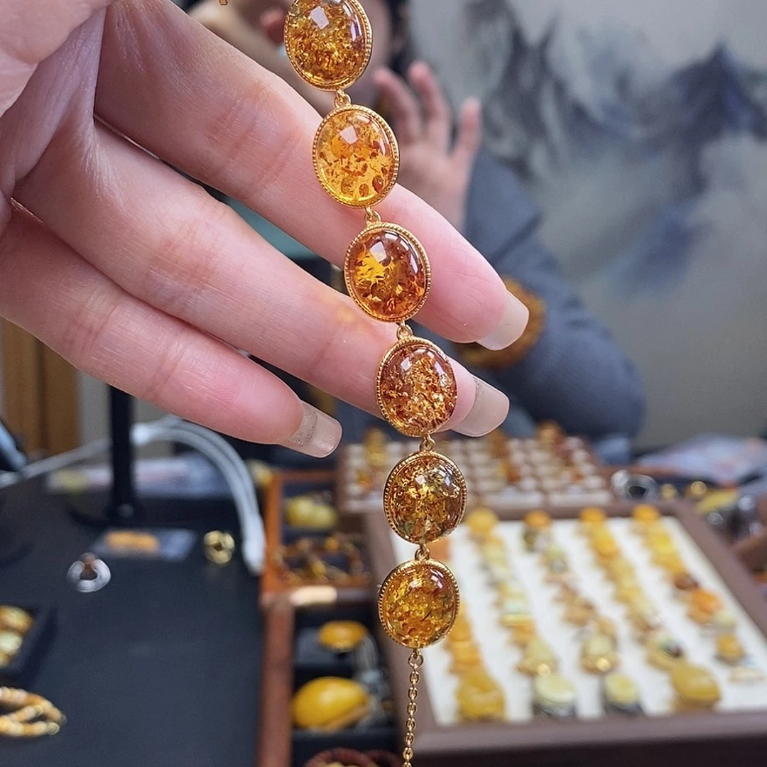 裸石琥珀未镶嵌成品