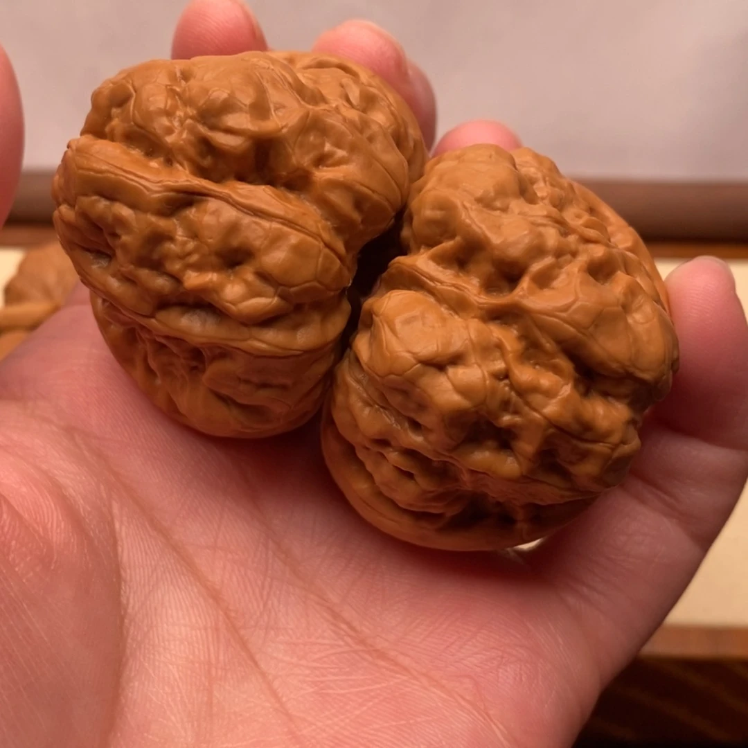 【闪购商品】把件文玩核桃边43左右
