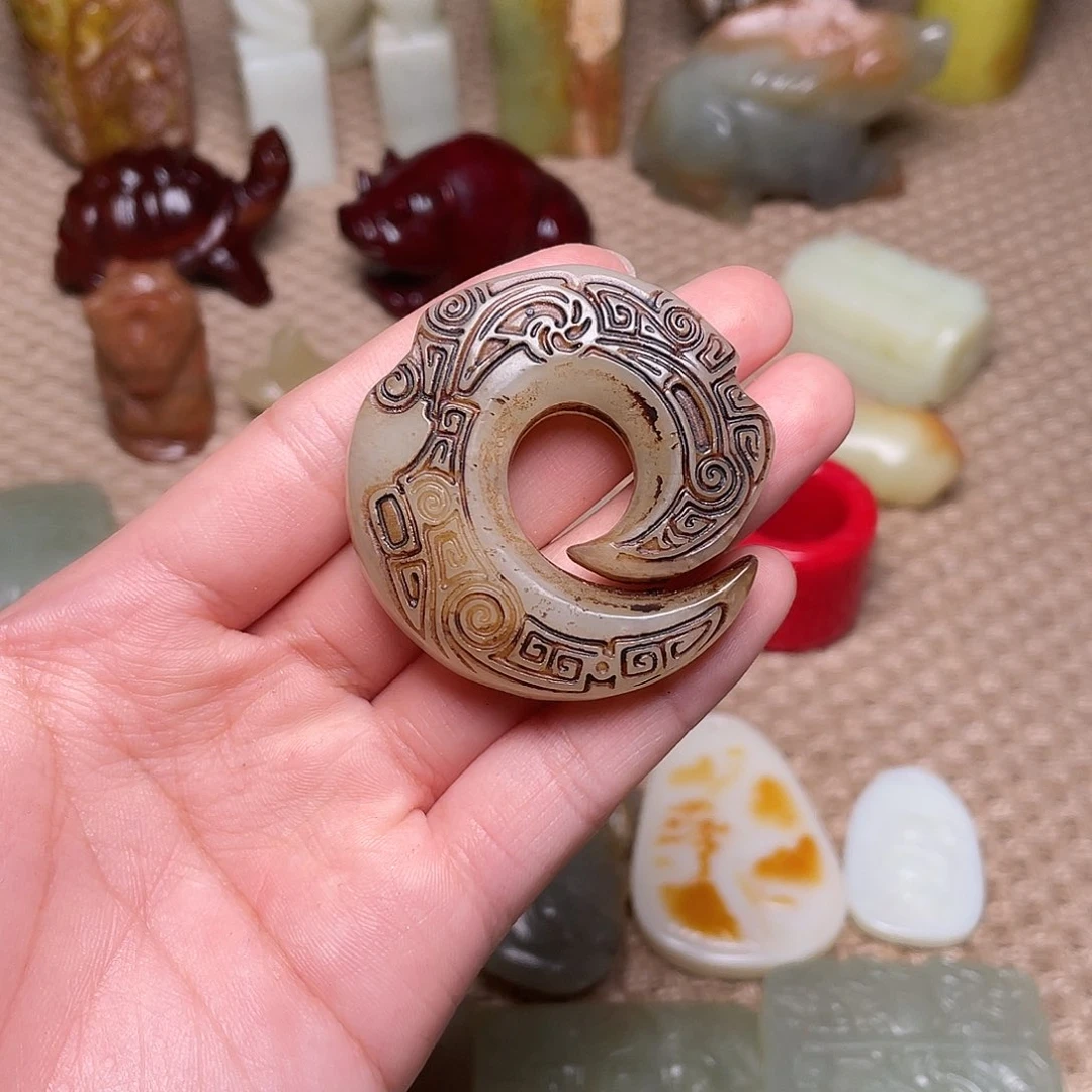 蛇纹石玉未镶嵌如图