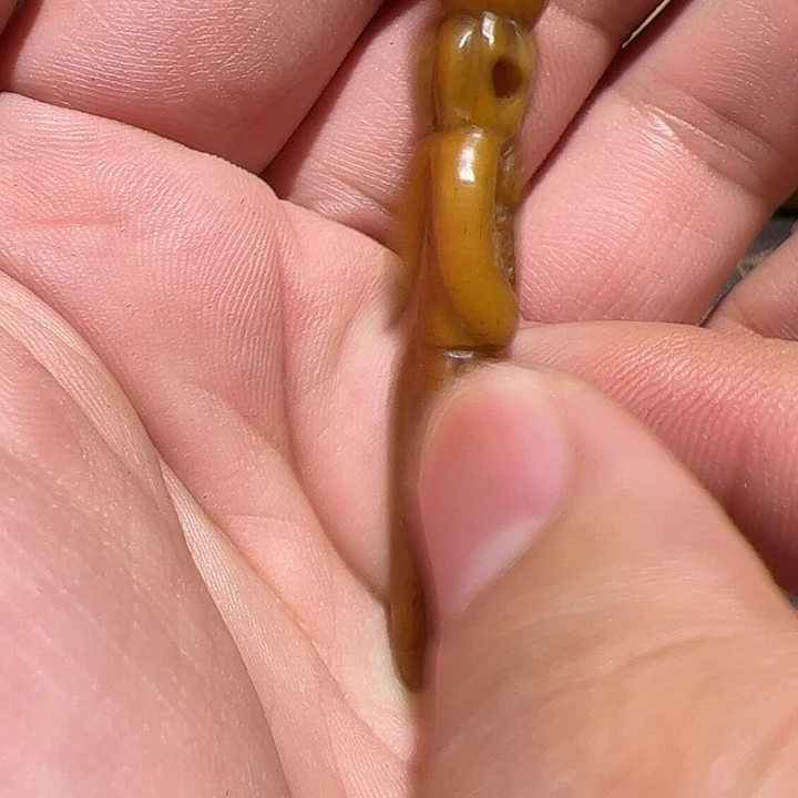 玻璃颈饰在这里的时候