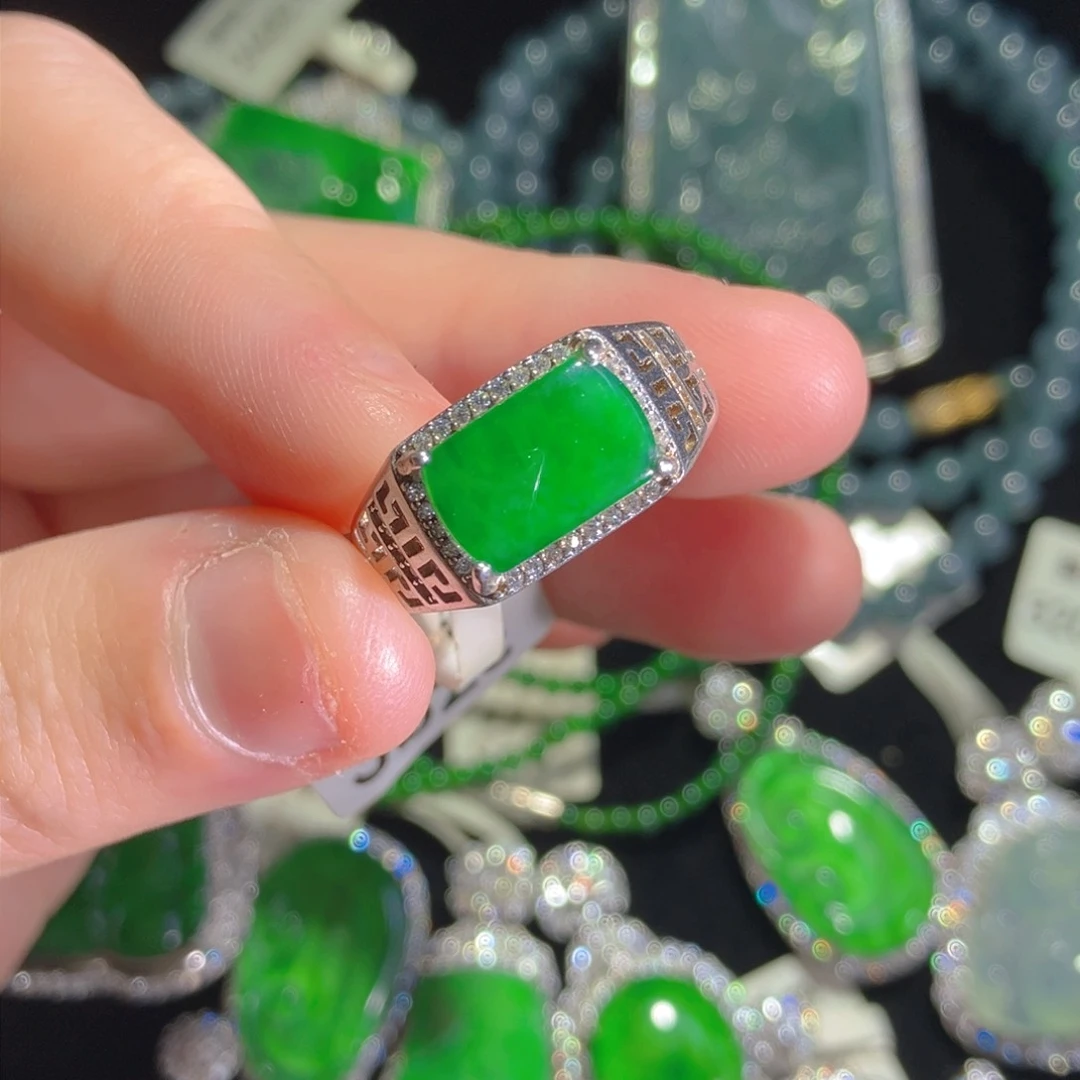 颈饰银S925镶嵌翡翠马鞍