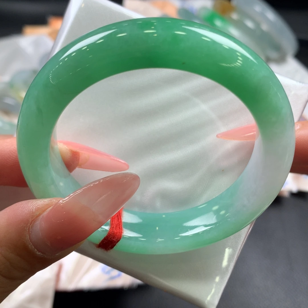 翡翠未镶嵌手镯52.2正圈