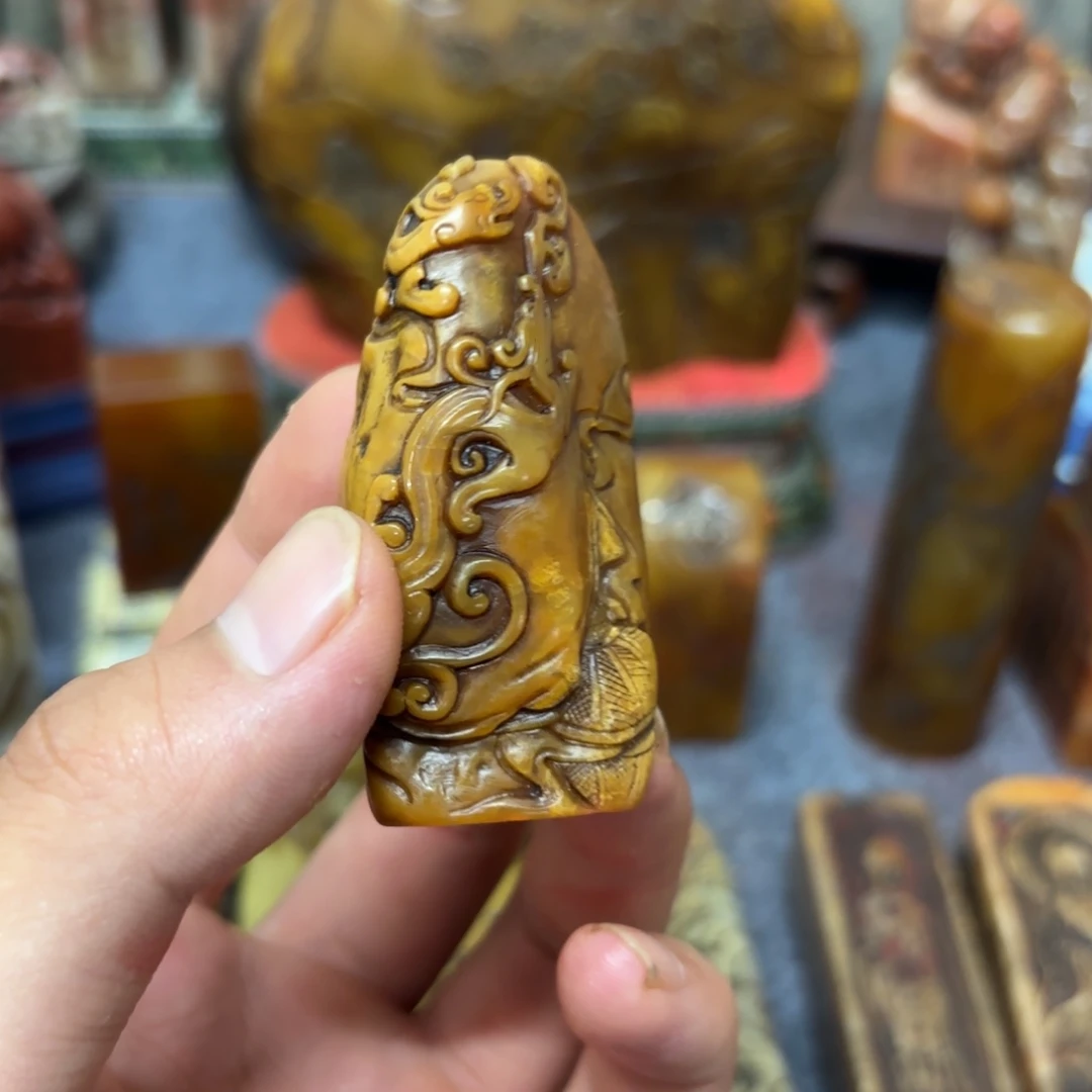 容***听寿山石印石桌面摆件