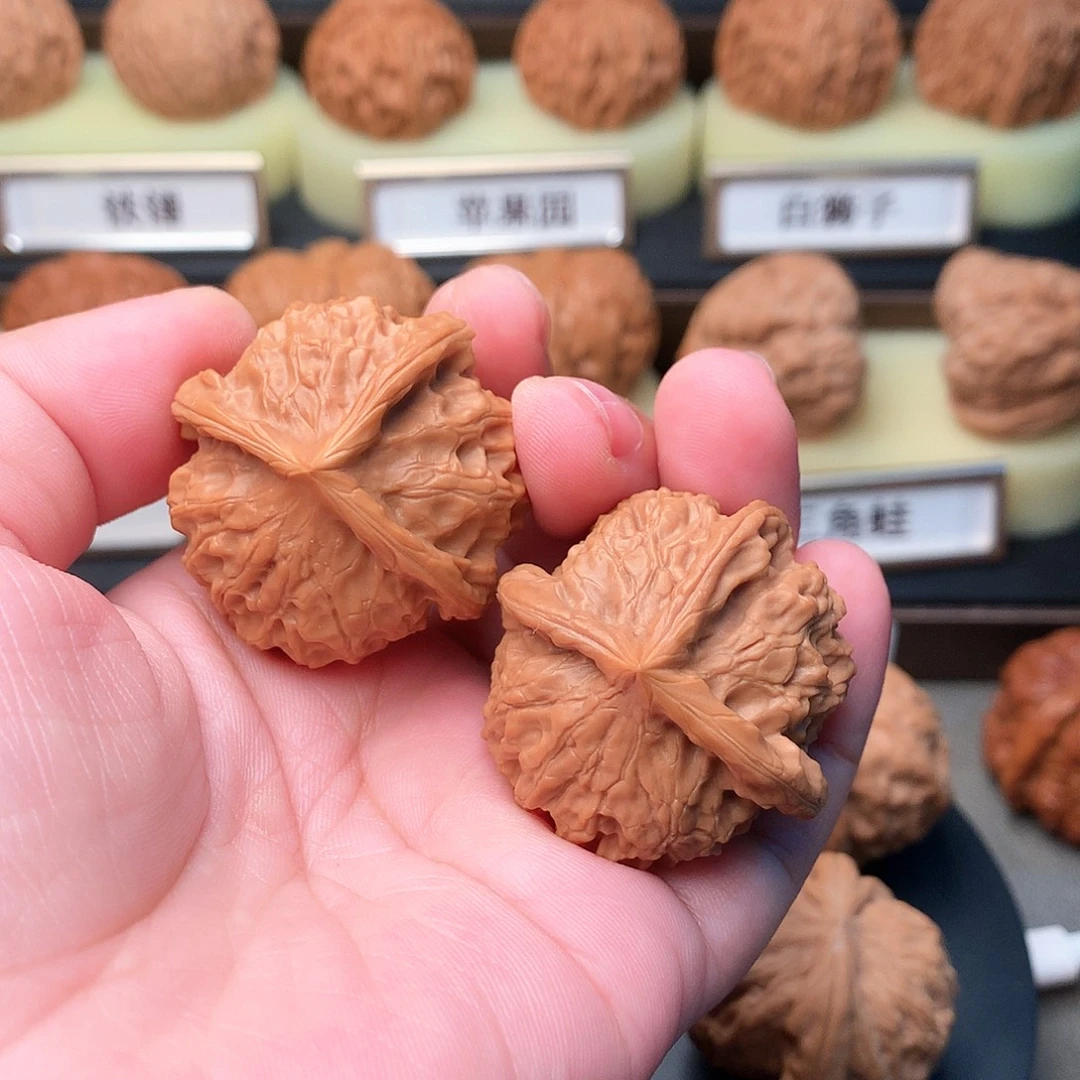 文玩核桃吊坠326号三棱