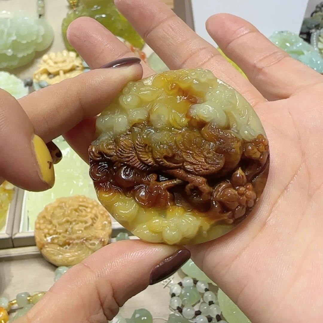 未镶嵌蛇纹石玉吊坠